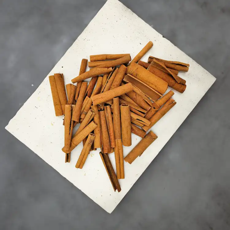 Cynamon 8cm 250g paczka 1.png
